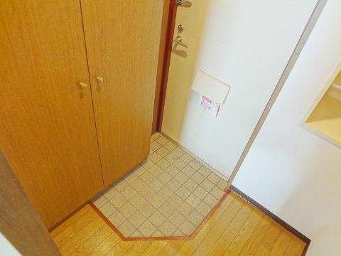 玄関　靴箱あり
