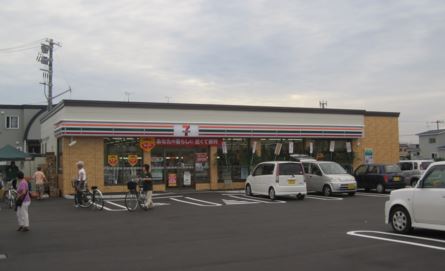 コンビニ　セブンイレブン札幌川下４条店（コンビニ）まで578m
