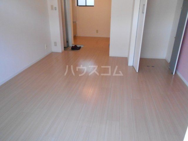 サンプラザ浦安の居間写真