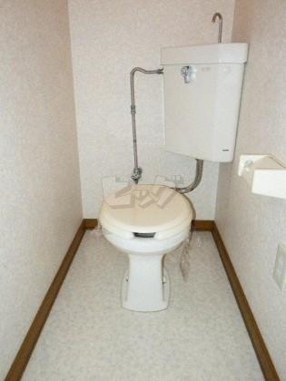 トイレ　弊社ではウォシュレットの取付もお手頃価格で承っております♪