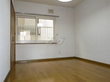 その他部屋・スペース　使い勝手の良さそうな洋室です♪