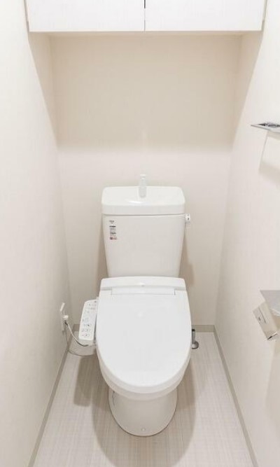 東京メトロ丸ノ内線 四谷三丁目駅 徒歩9分 10階建 築4年のトイレ写真