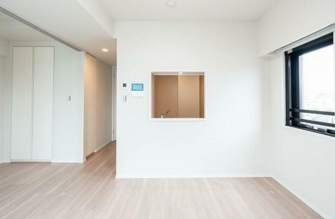 東京メトロ丸ノ内線 四谷三丁目駅 徒歩9分 10階建 築4年の居間写真