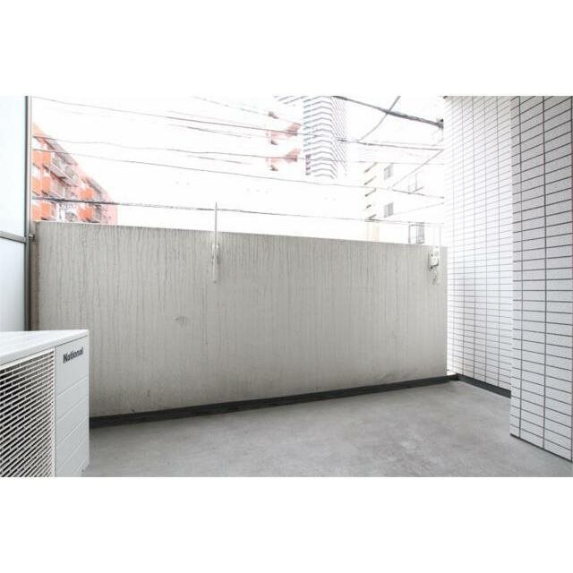 バルコニー　広々としたバルコニーです
