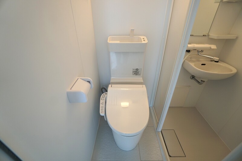 地下鉄今里筋線 井高野駅 徒歩9分 5階建 築38年のトイレ写真
