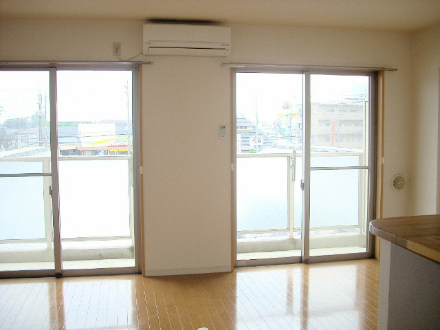 居室・リビング　※別部屋写真