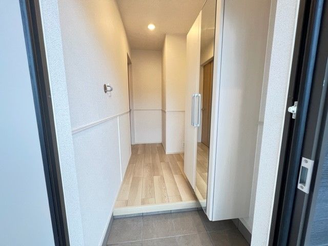 仙台市地下鉄南北線 長町南駅 バス乗車時間：25分 最寄りバス停で下車 徒歩6分 2階建 築4年の玄関写真