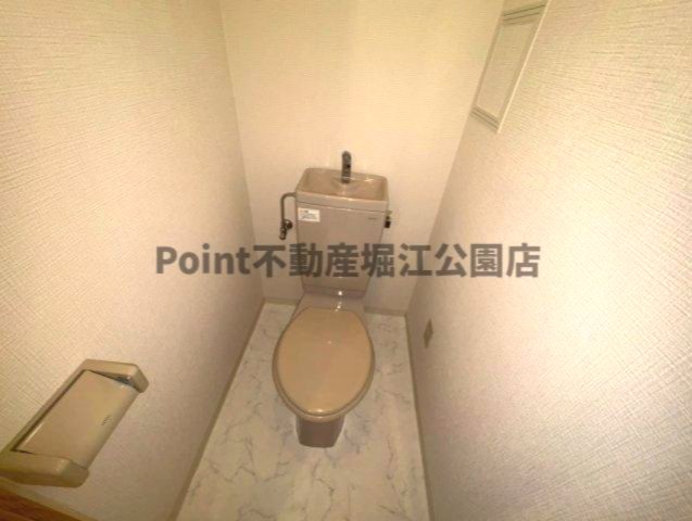 地下鉄御堂筋線 心斎橋駅 徒歩4分 10階建 築24年のトイレ写真