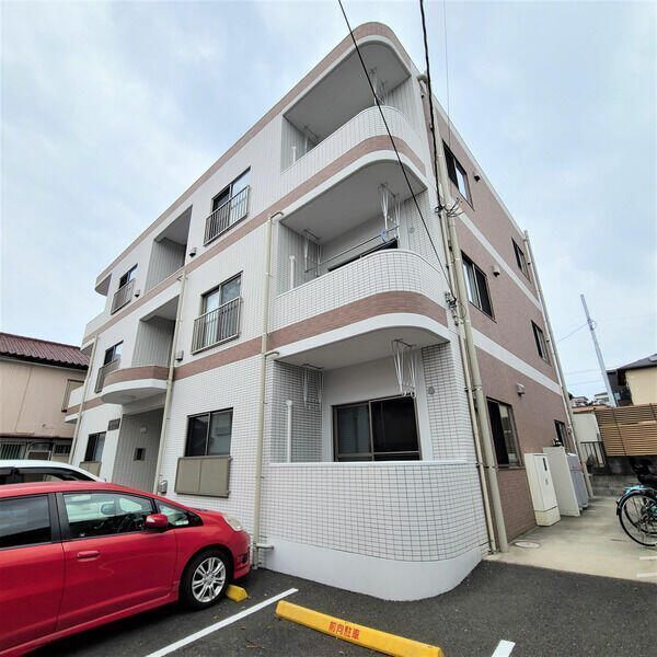 建物外観　オートロック完備