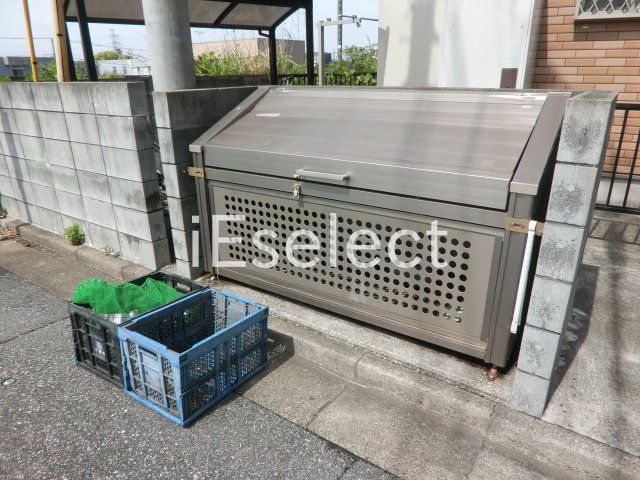 その他共有部分　敷地内ゴミ置き場あります