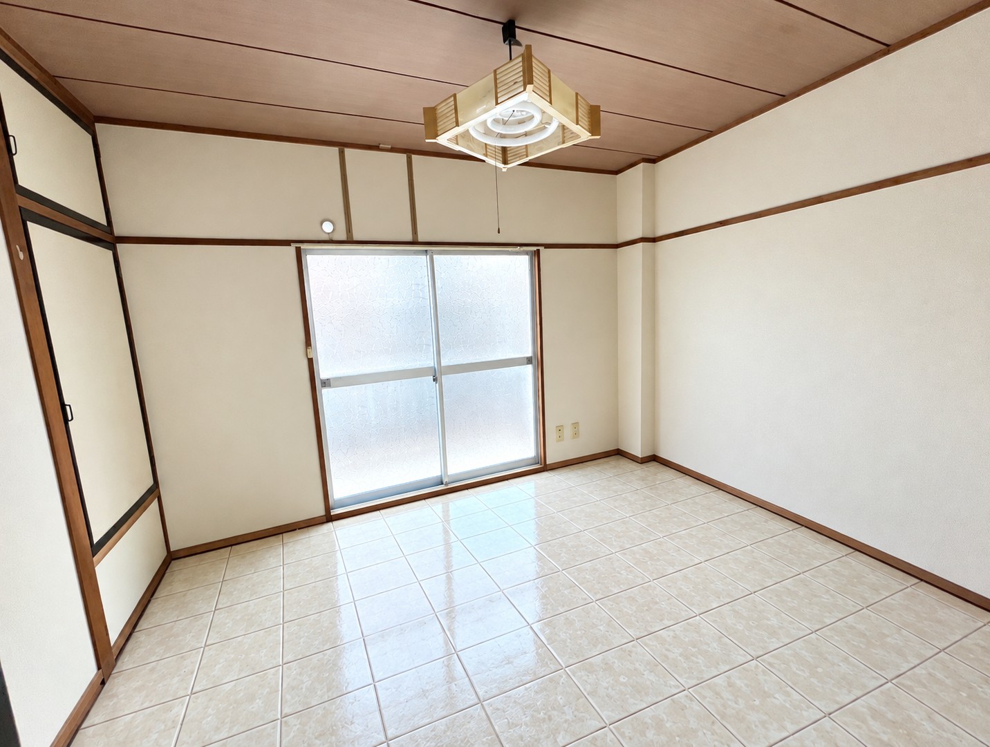 馬渕住居付店舗の居間写真