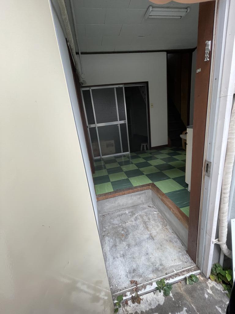 馬渕住居付店舗の玄関写真