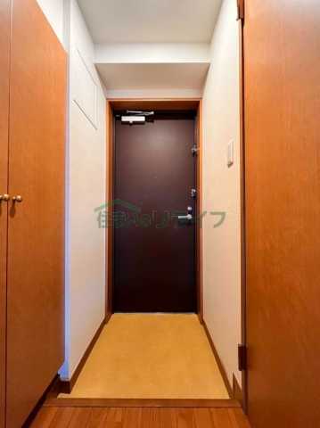 玄関　※参考写真です。同じ間取りの別部屋になります。