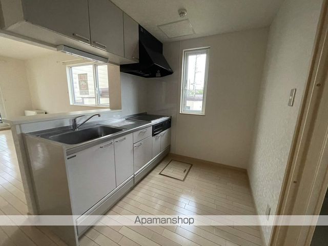 地下鉄南北線 自衛隊前駅 徒歩7分 2階建 築18年のキッチン写真