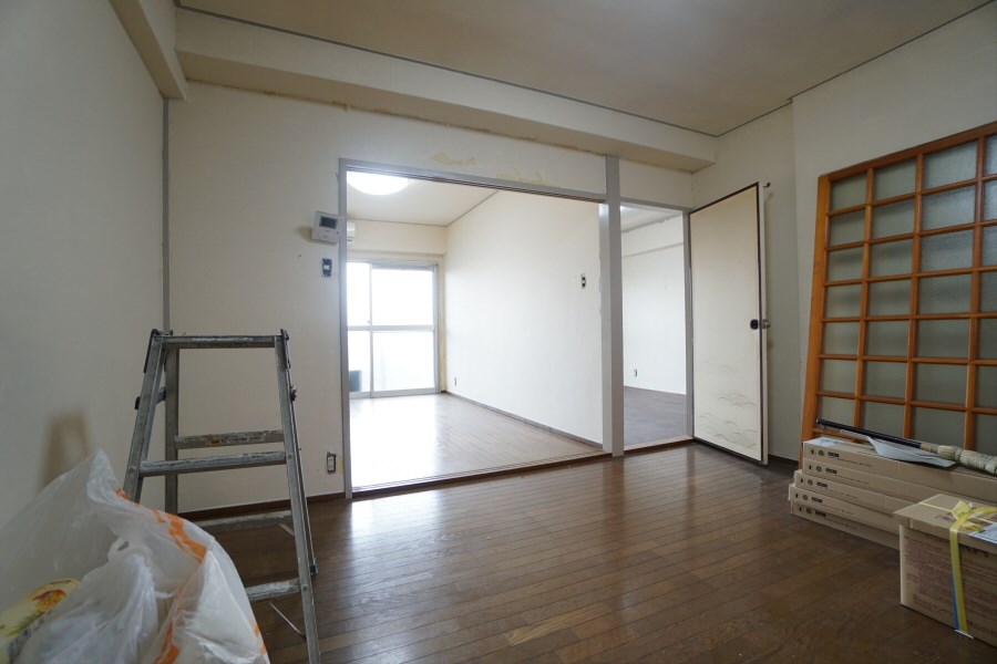 京王線 仙川駅 徒歩6分 3階建 築48年の居間写真