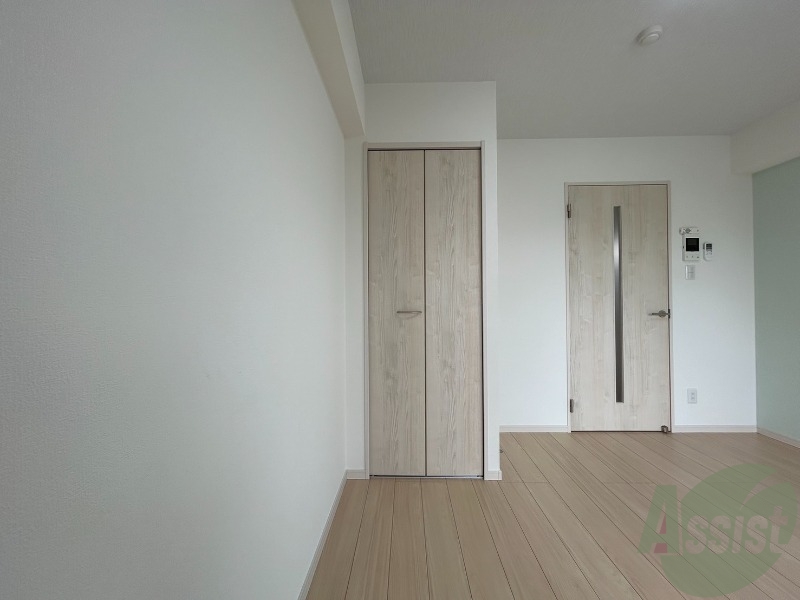 収納　お部屋にクローゼットがあるのは嬉しいですね。