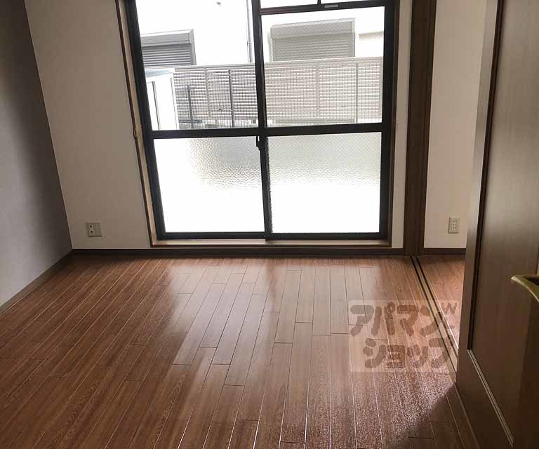 ヴェルデュールの居間写真