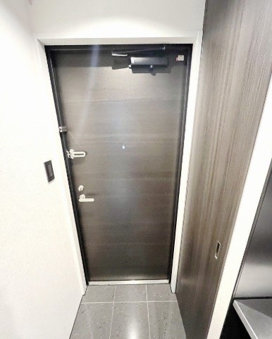 玄関　他部屋写真参考用