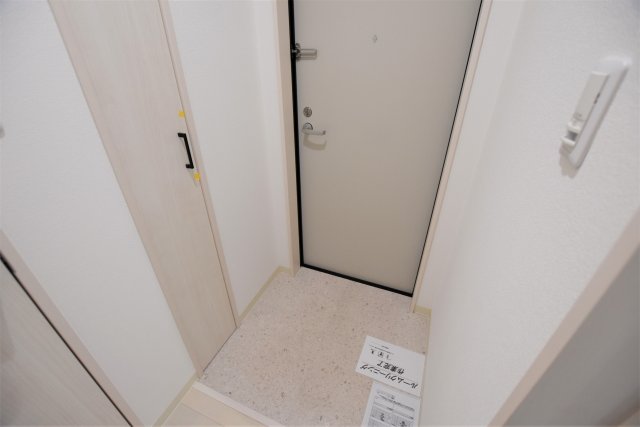 クリエオーレ瓜破東の玄関写真
