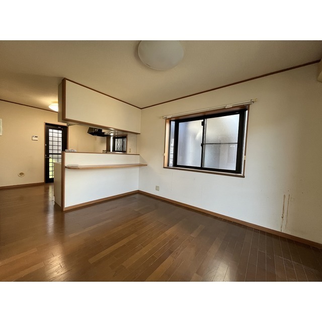 玄関　※リフォーム前のお部屋。現況優先。
