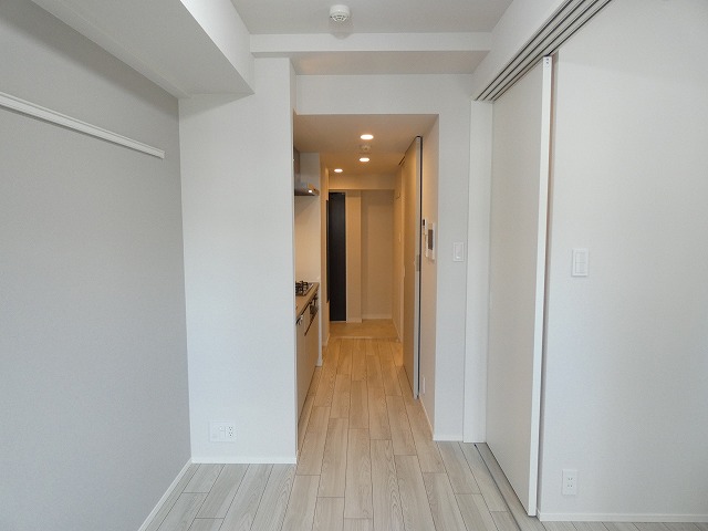 クロスレジデンス神田神保町 CROSS RESIDENCEの居間写真