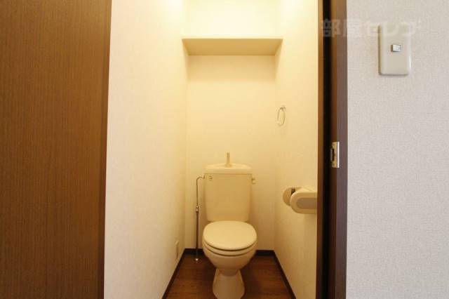 トイレ　※１０１号室の写真です。