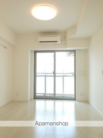 ＪＲ山手線 池袋駅 徒歩13分 15階建 築17年の居間写真