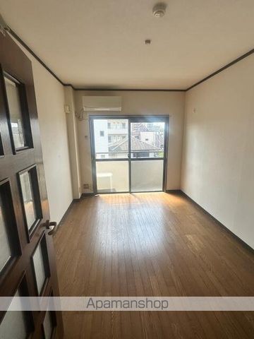 東京メトロ東西線 行徳駅 徒歩5分 3階建 築39年の居間写真