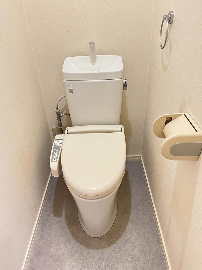 トイレ　ウォシュレット付き