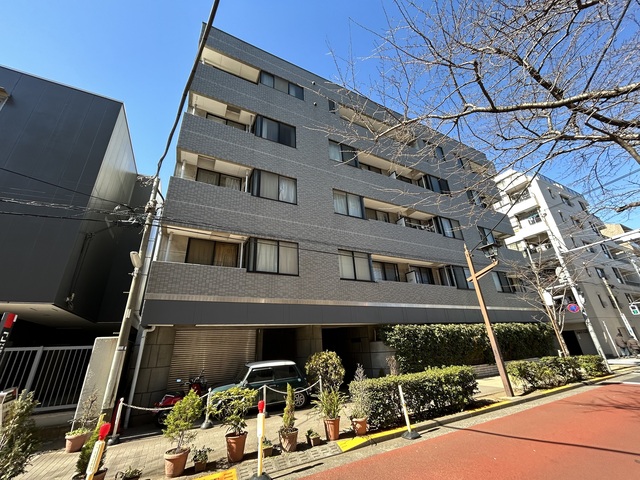 建物外観　外観タイル貼り