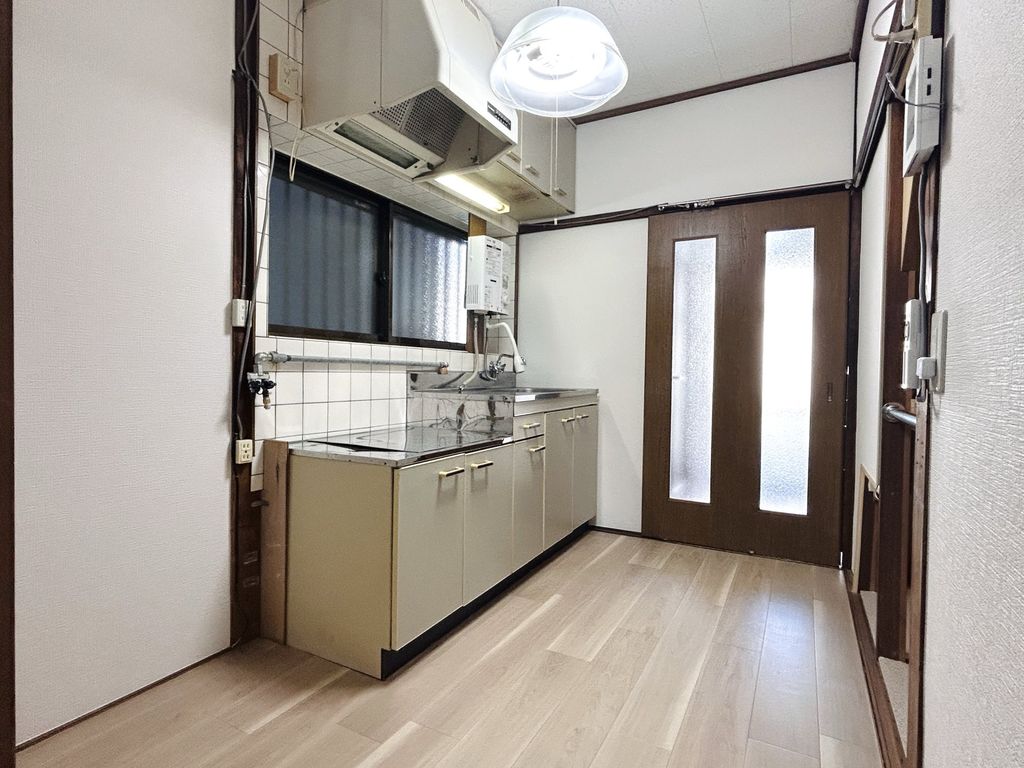 大塚町1丁目貸家の居間写真