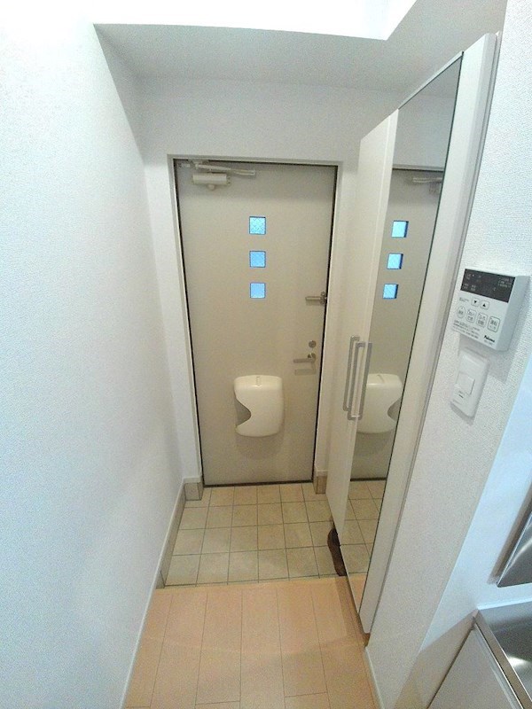 玄関　参考：他号室写真
