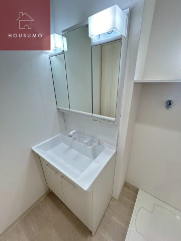 洗面設備　シンプルで使いやすい玄関です