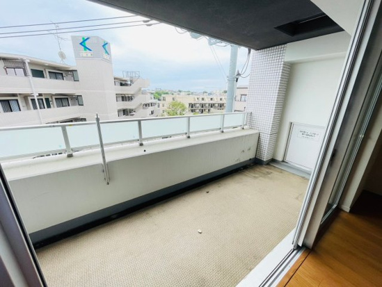 バルコニー　便利で嬉しいバルコニー付きです♪