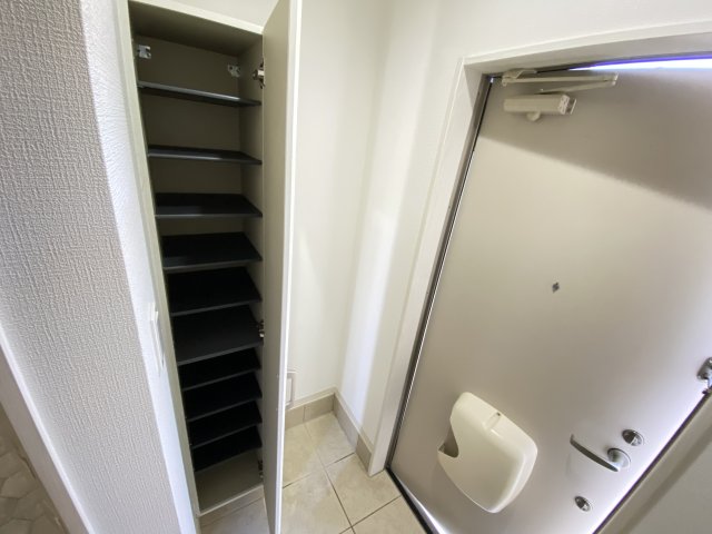収納　シューズBOX