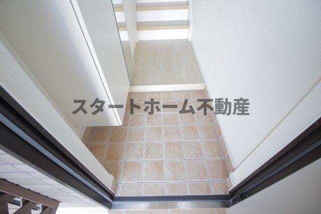 玄関　収納もある玄関です