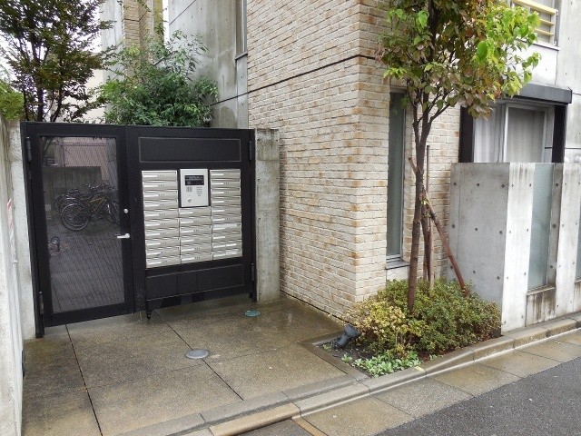 エントランス　デザイナーズマンション