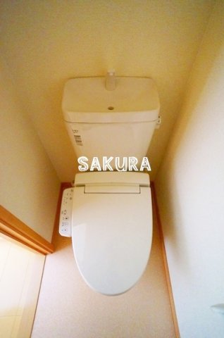 トイレ　落ち着いた色調のトイレです♪