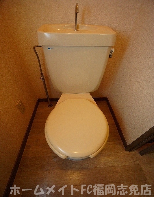 ＪＲ香椎線 伊賀駅 徒歩21分 2階建 築31年のトイレ写真