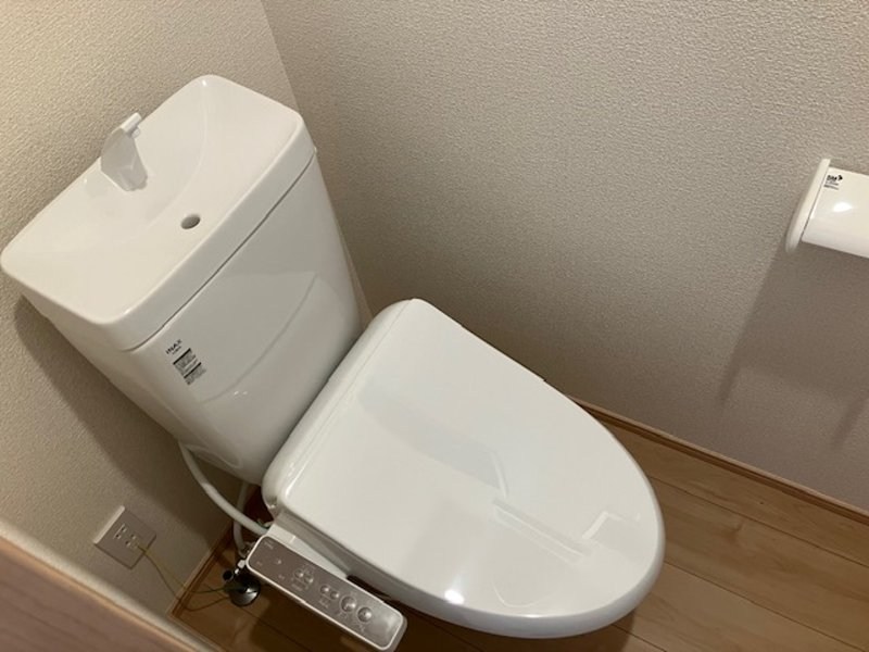栗谷戸建のトイレ写真