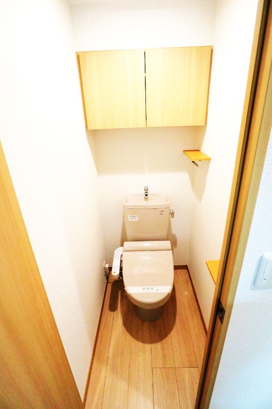 東急田園都市線 溝の口駅 徒歩7分 6階建 築15年のトイレ写真