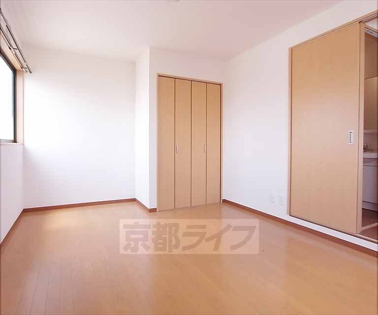 居室・リビング　８帖の明るい洋室です！