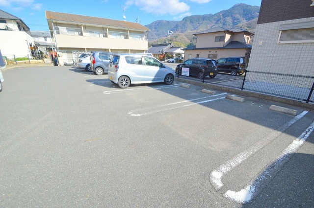 コンビニ　ファミリーマート中野東一丁目店（コンビニ）まで1259m