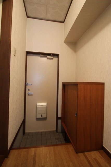 第2メゾン本町の玄関写真