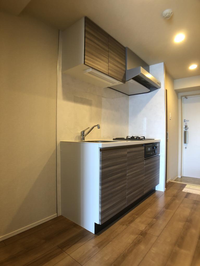 キッチン　同建物内の別住戸参考写真