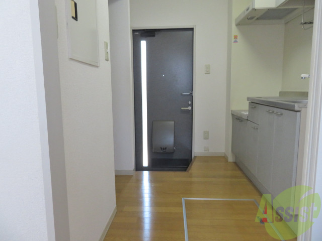 玄関　玄関のまでのスペースがとても広く嬉しいポイントですね