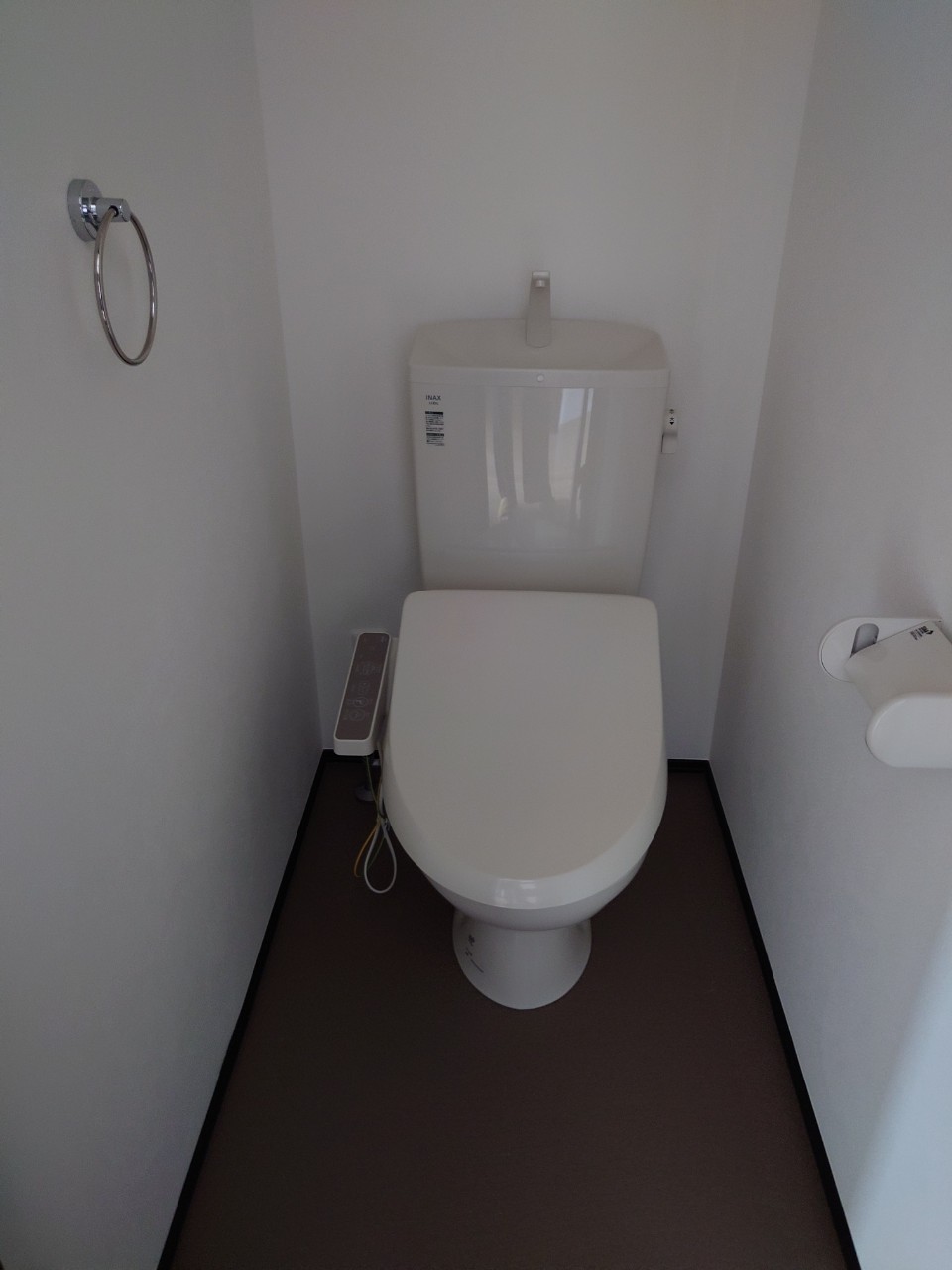 トイレ　ウォシュレット付き