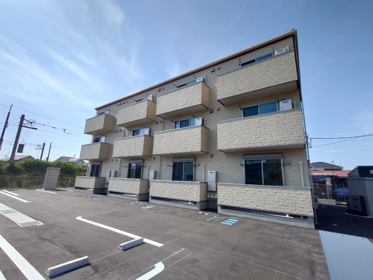 建物外観　3階建てアパート