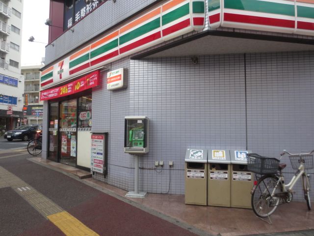 コンビニ　セブンイレブン千葉稲毛駅前店（コンビニ）まで943m