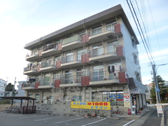 名古屋市昭和区川名山町のマンションの建物外観